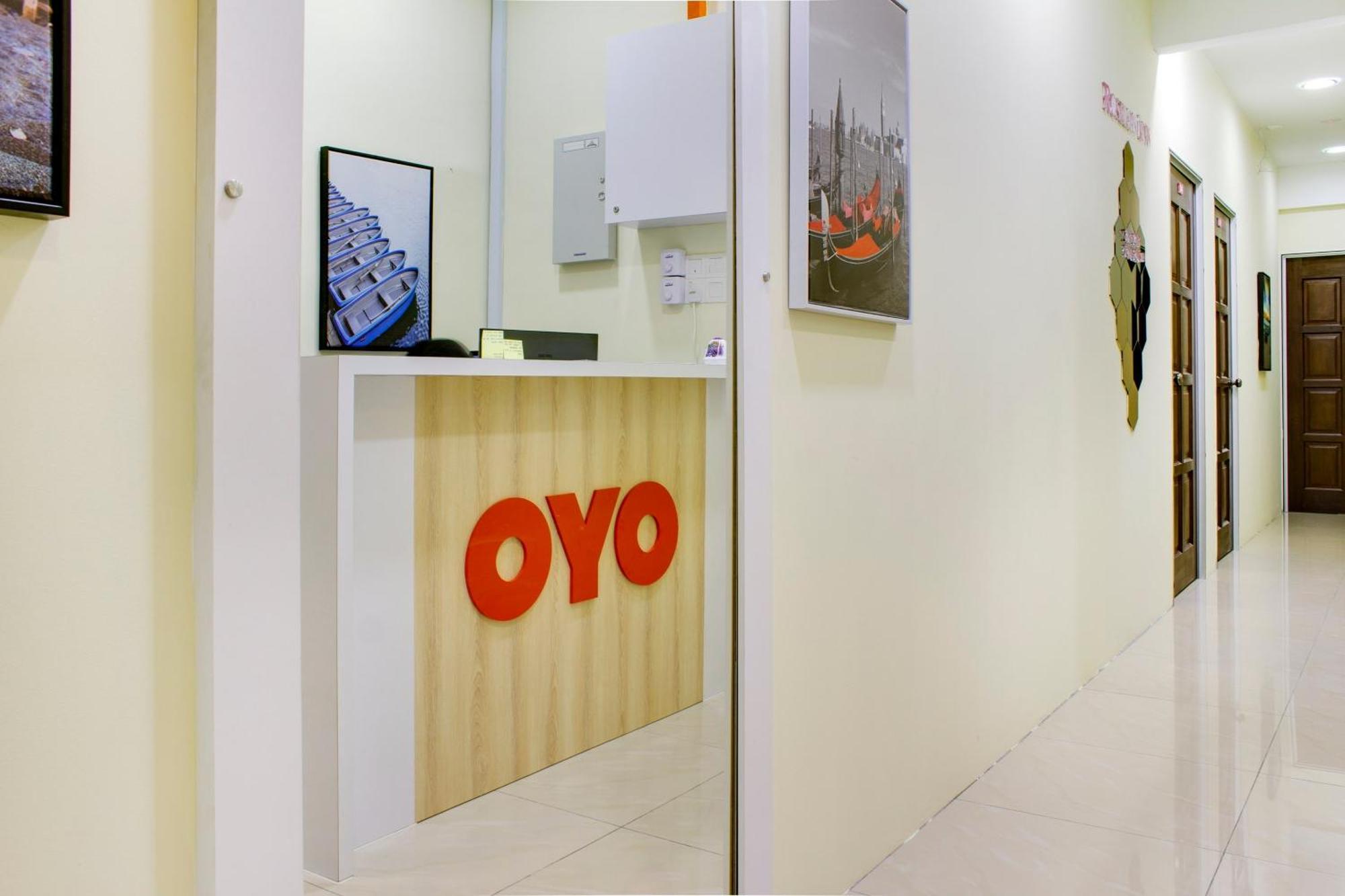 Oyo 90090 Roselyn Inn 2 Пасир-Гуданг Экстерьер фото